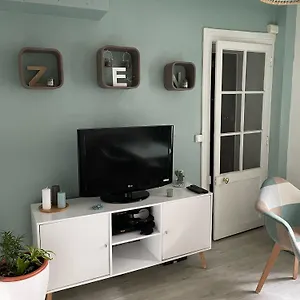 Appartement Au Bas De Montmartre !, Paris